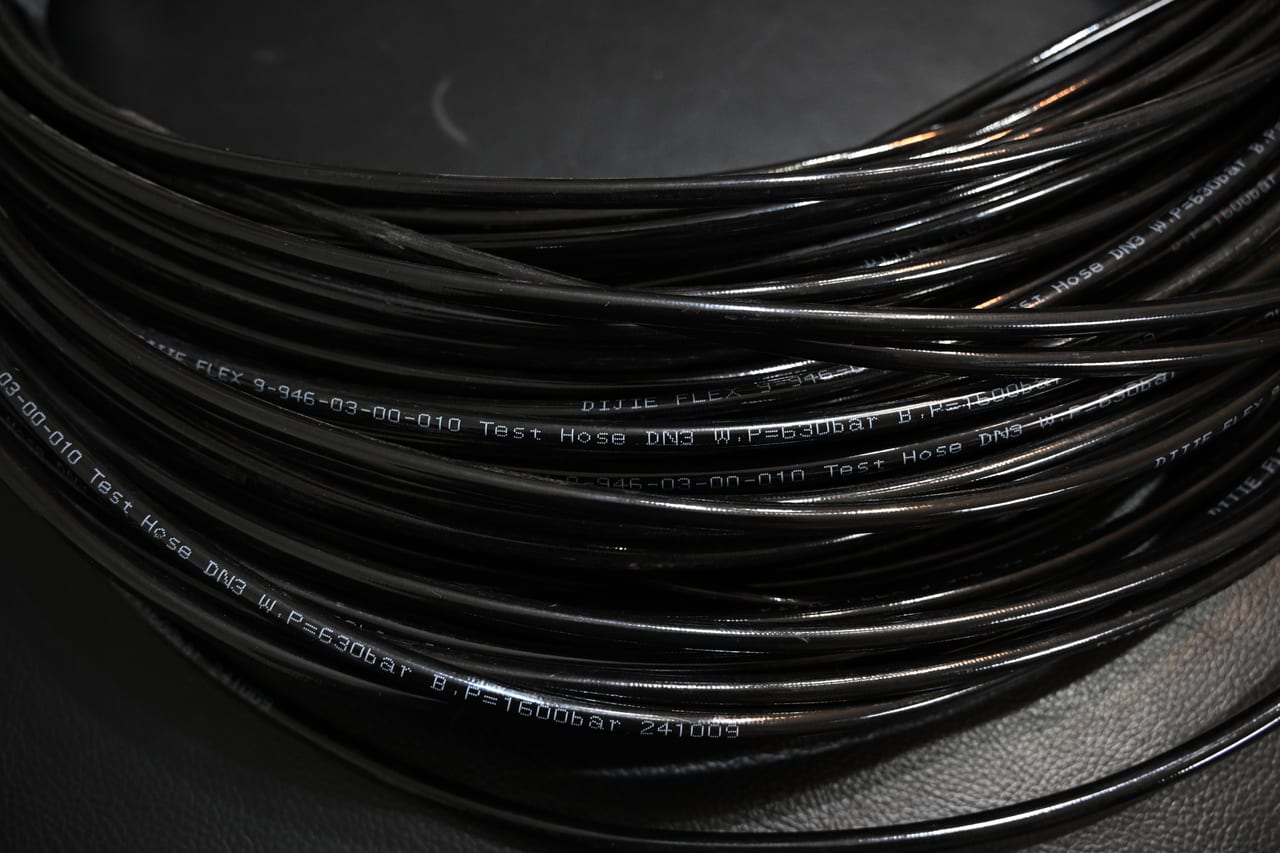 Couronne de flexible de test haute pression, marquage de pression de service lisible sur la gaine