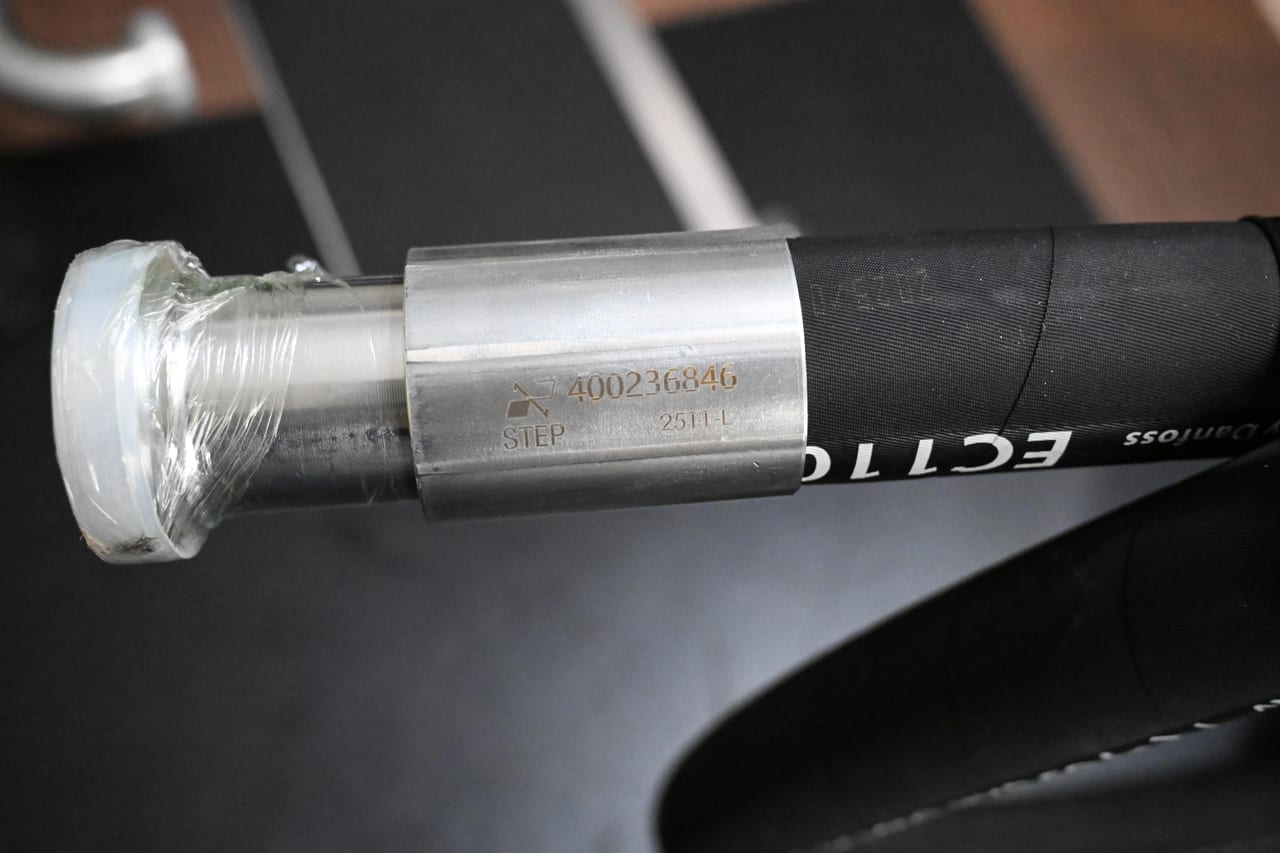 Bague de sertissage gravée du repère STEP et de son numéro de traçabilité